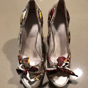 Preowned Gucci Wedges Size 6.5